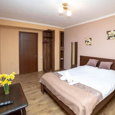 Guest House Kavkasioni 33 เทลาวี ภายนอก รูปภาพ