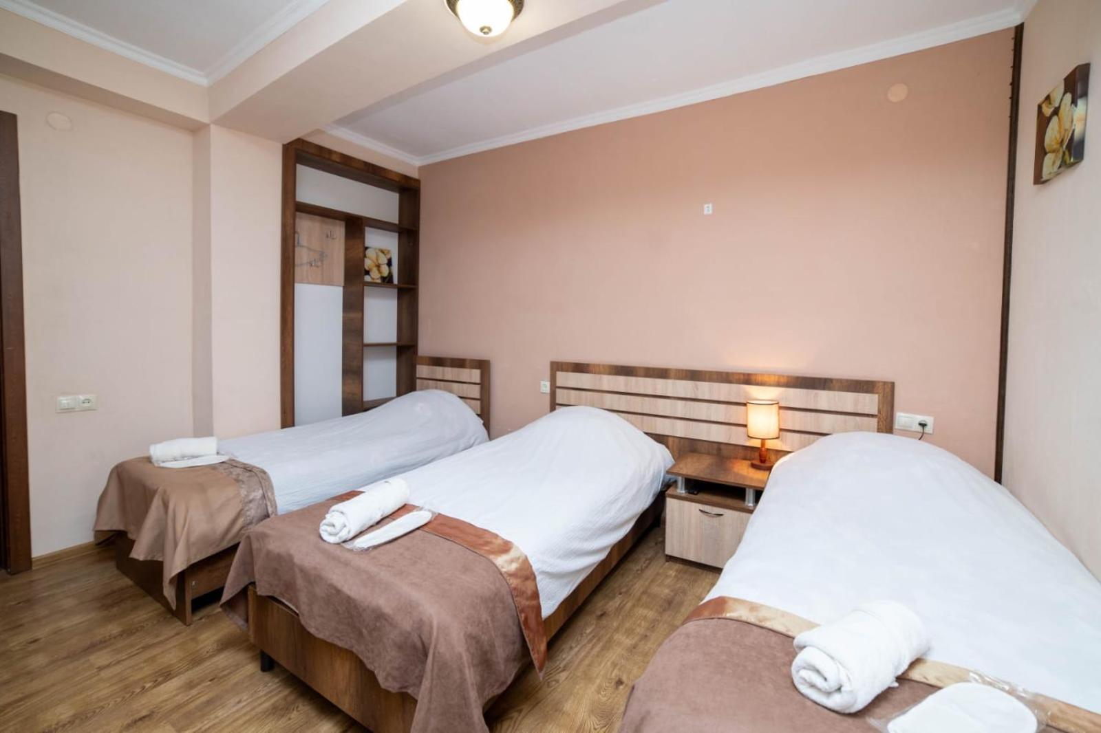 Guest House Kavkasioni 33 เทลาวี ภายนอก รูปภาพ