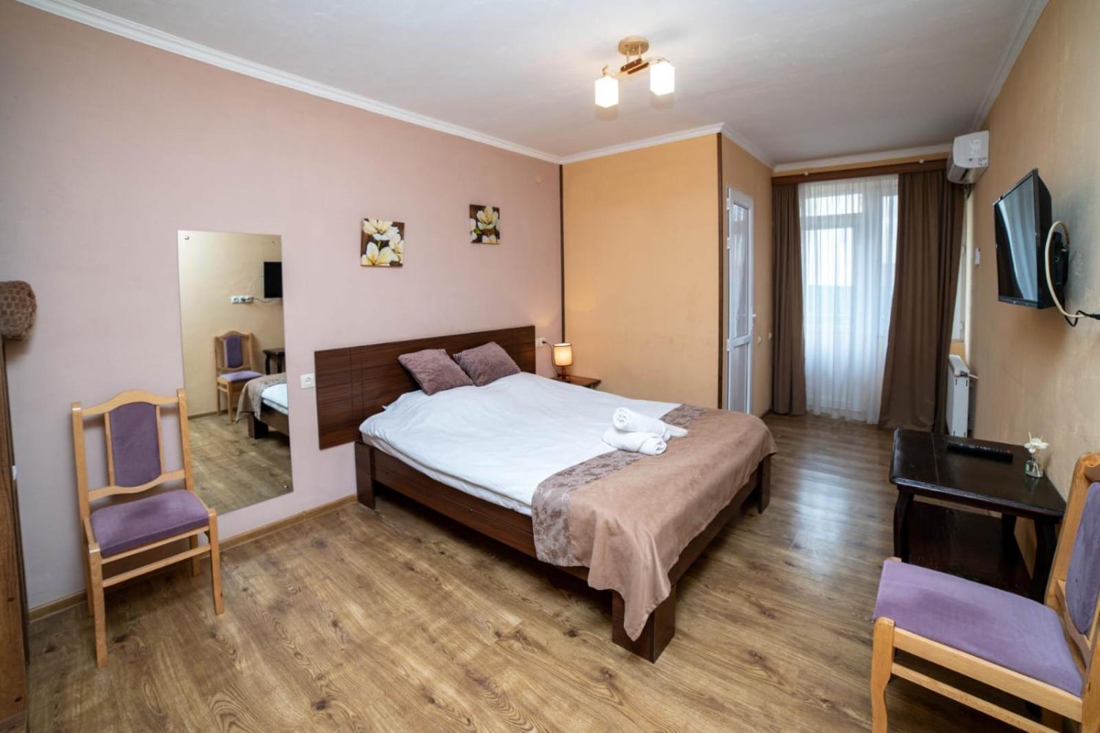 Guest House Kavkasioni 33 เทลาวี ภายนอก รูปภาพ