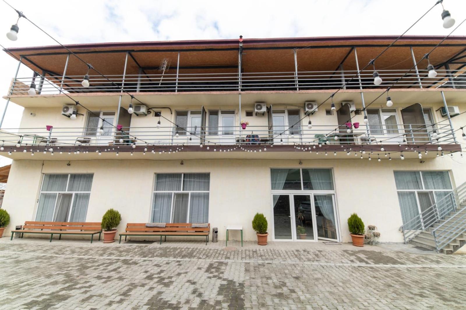 Guest House Kavkasioni 33 เทลาวี ภายนอก รูปภาพ