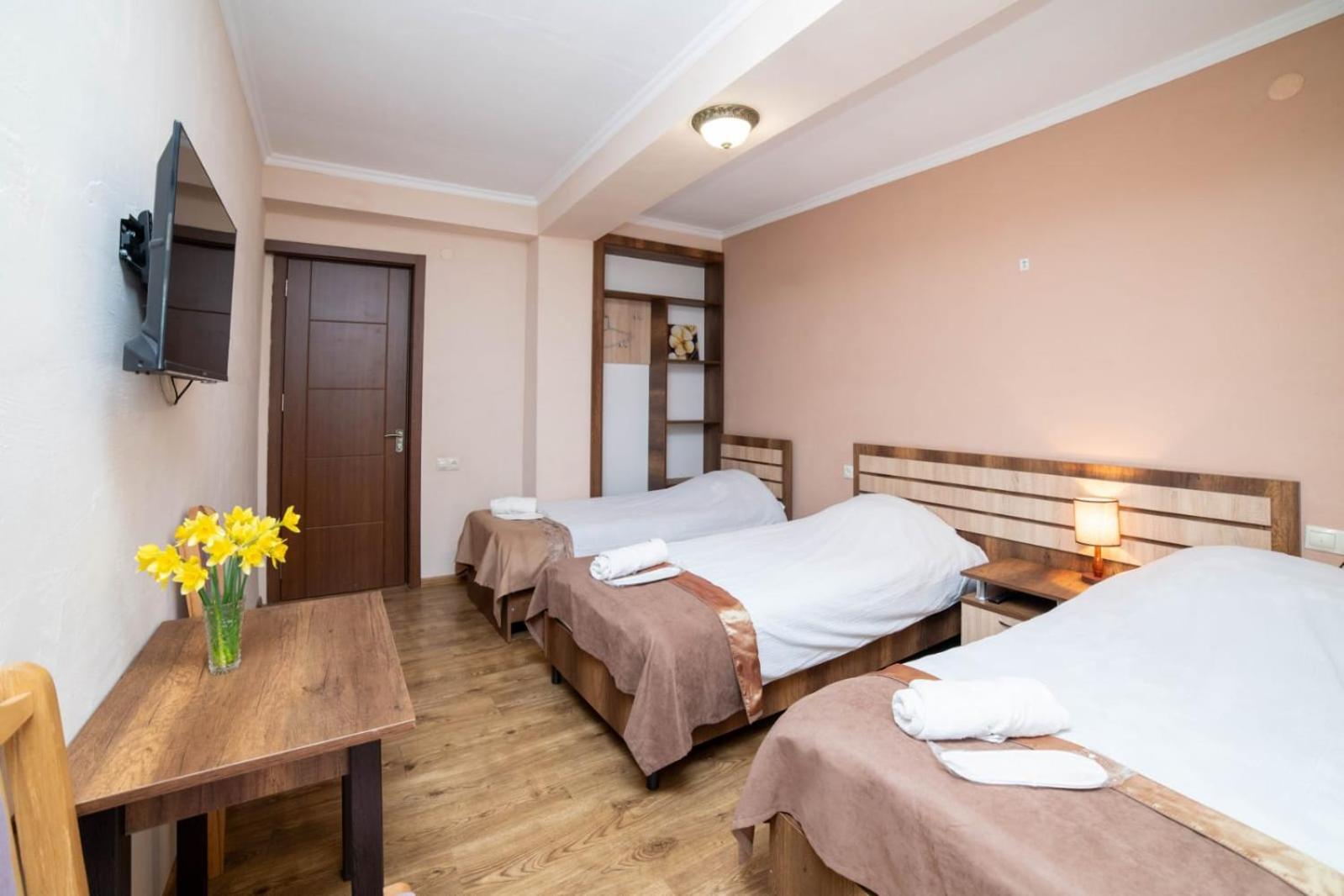 Guest House Kavkasioni 33 เทลาวี ภายนอก รูปภาพ