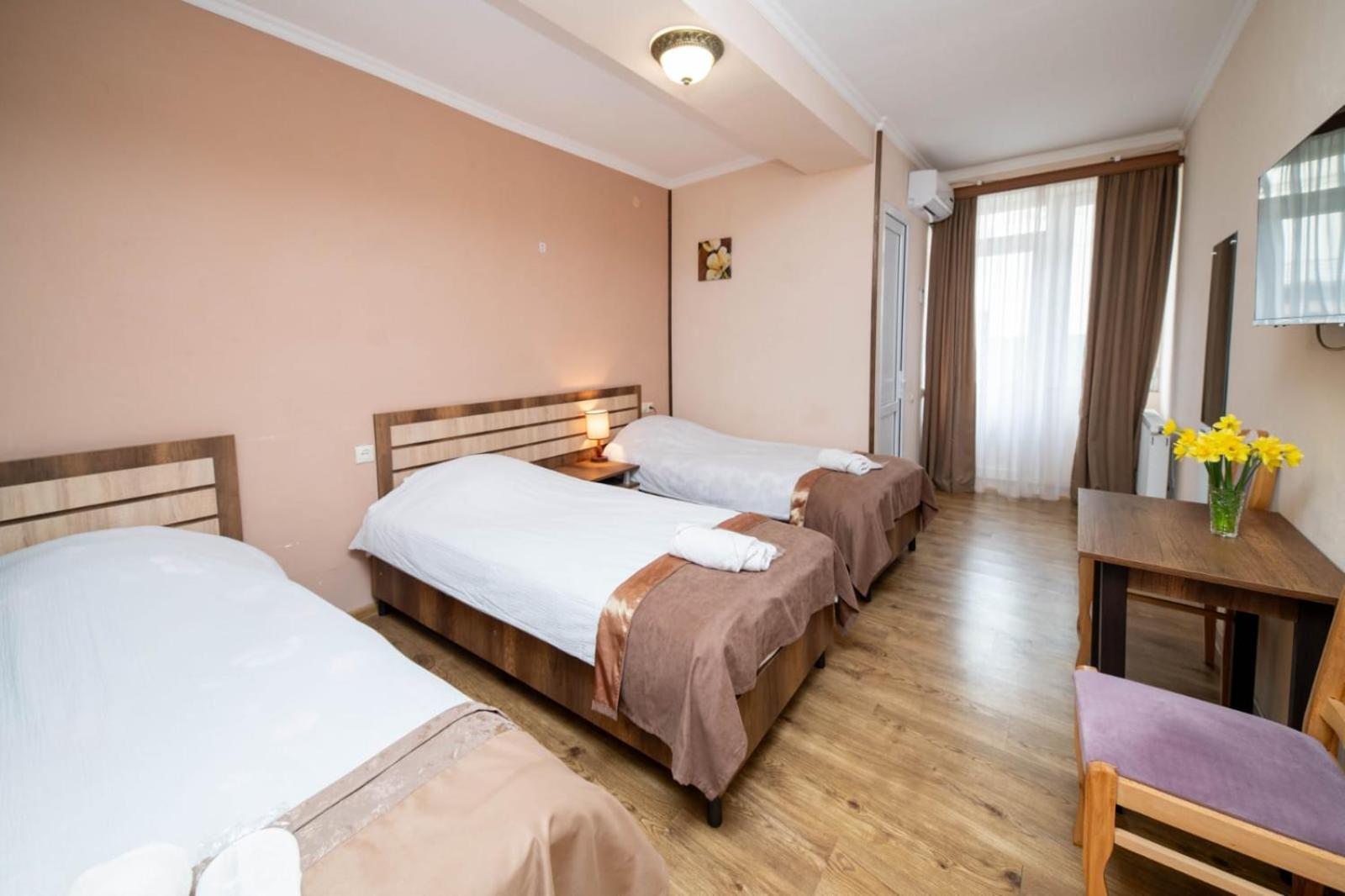 Guest House Kavkasioni 33 เทลาวี ภายนอก รูปภาพ