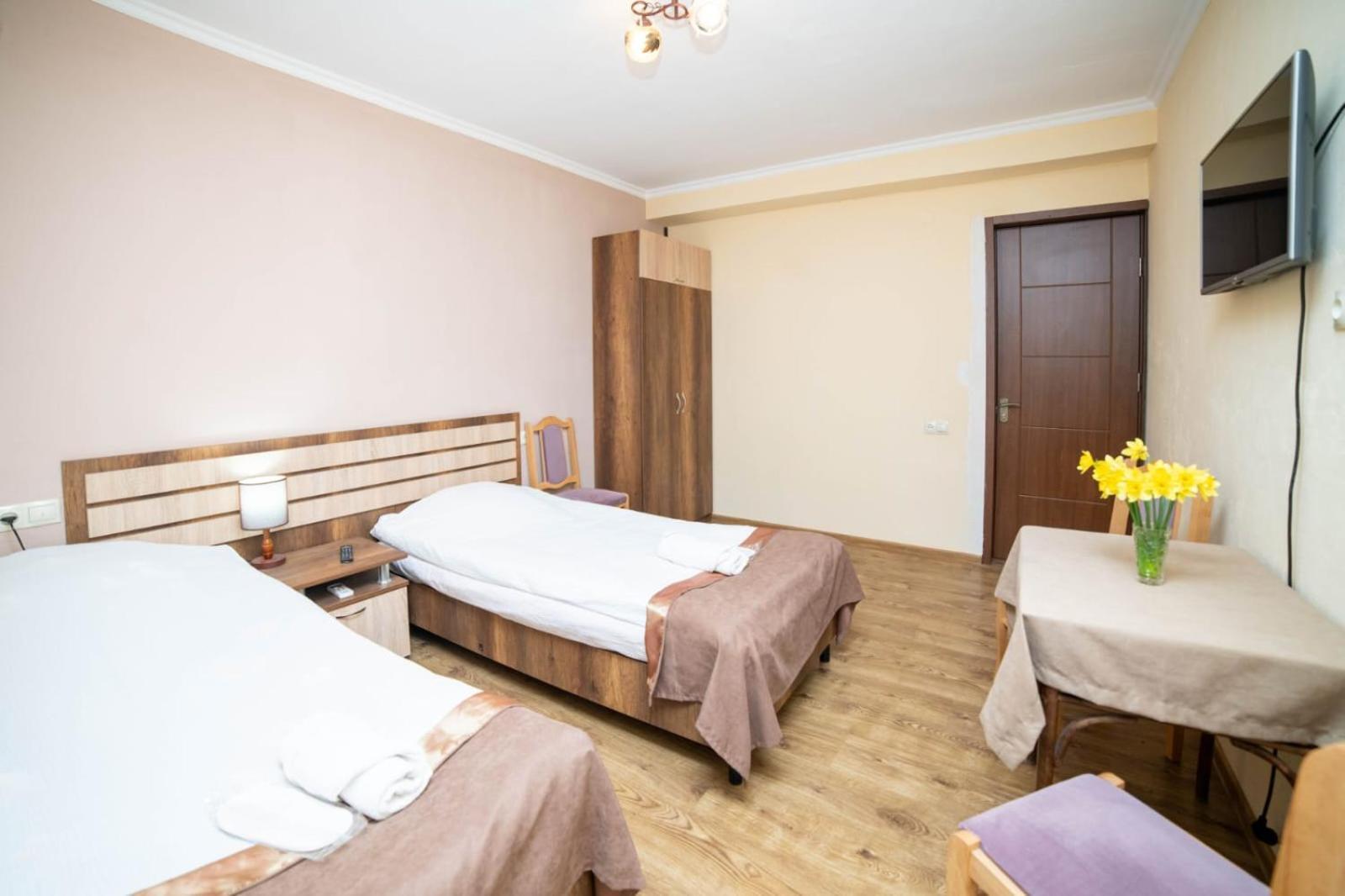 Guest House Kavkasioni 33 เทลาวี ภายนอก รูปภาพ