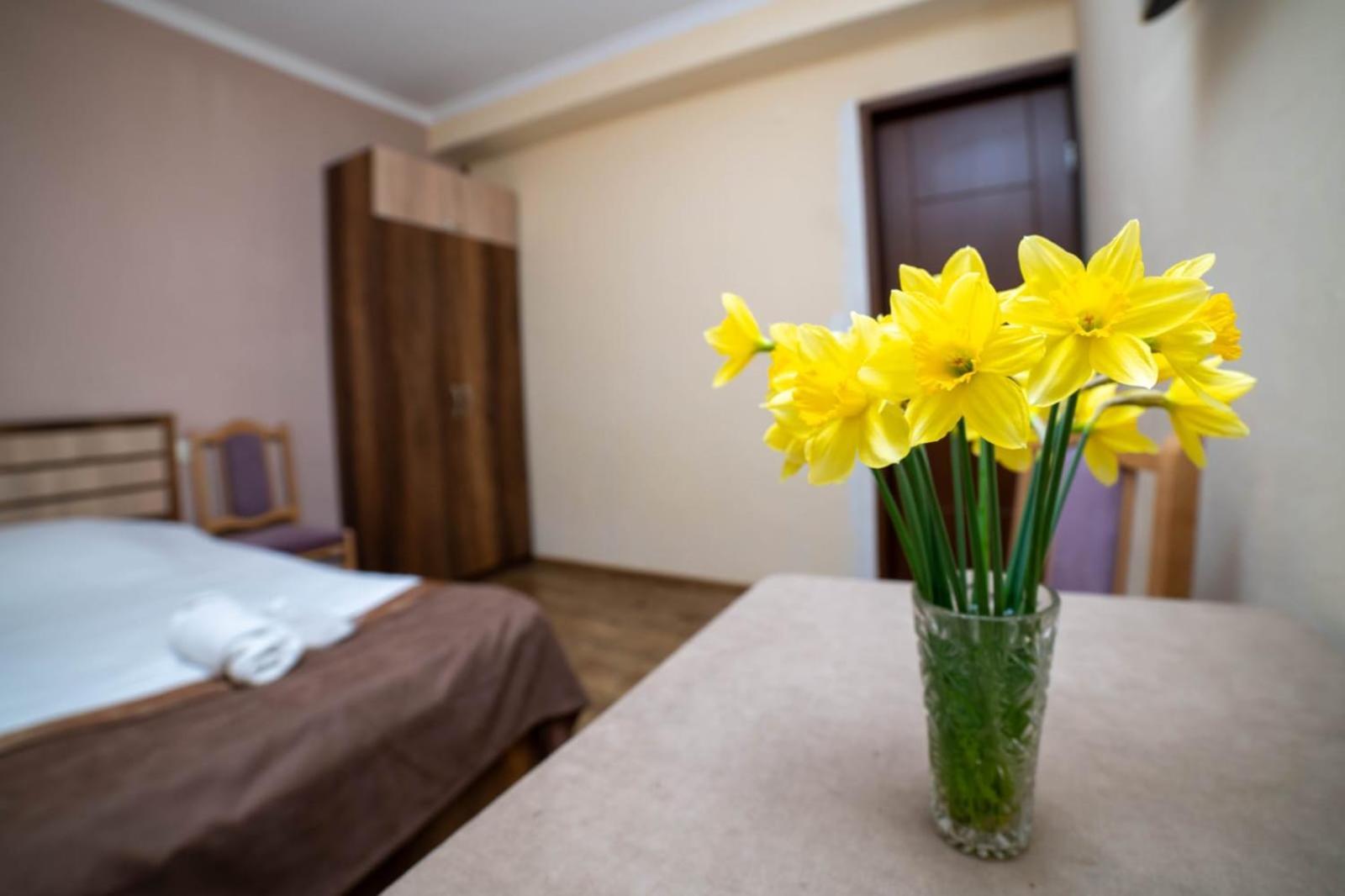 Guest House Kavkasioni 33 เทลาวี ภายนอก รูปภาพ